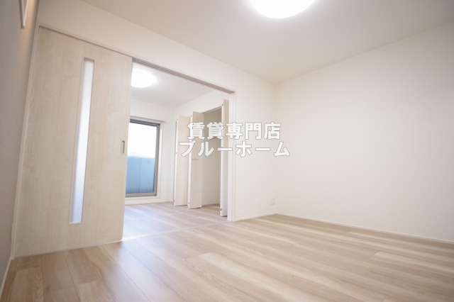 居室・リビング　8.7帖の広々としたリビング！