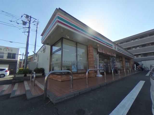 コンビニ　セブンイレブン 鴻巣本町店（コンビニ）まで629m