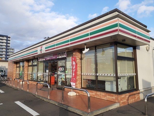 コンビニ　セブンイレブン仙台岩切店（コンビニ）まで600m