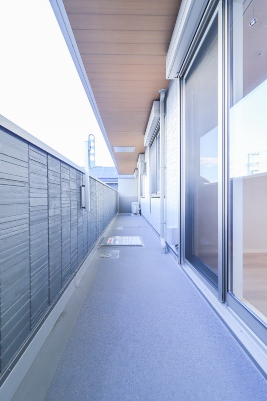 バルコニー　図面と現状に相違がある場合には現状を優先