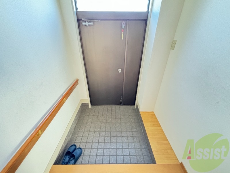 多井畑貸家の玄関写真