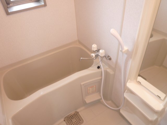 バス・シャワールーム　別部屋の写真です