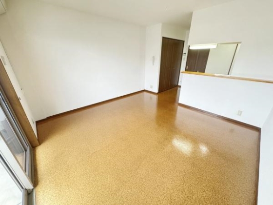 居室・リビング　10帖の広めワンルーム！