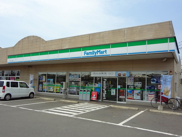 コンビニ　ファミリーマート大村大川田店（コンビニ）まで698m