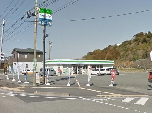 コンビニ　コンビニ（コンビニ）まで550m