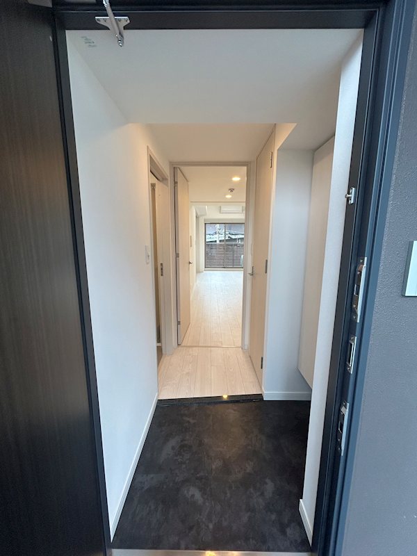 玄関　別のお部屋の写真ですが参考までに