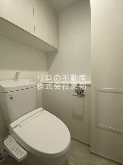 トイレ　白基調で清潔感のあるトイレです♪