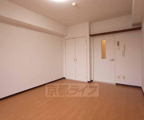 居室・リビング　広い洋室です。