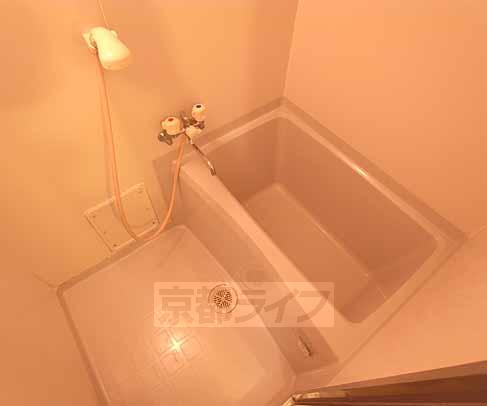 バス・シャワールーム　ゆったり浸かれます。