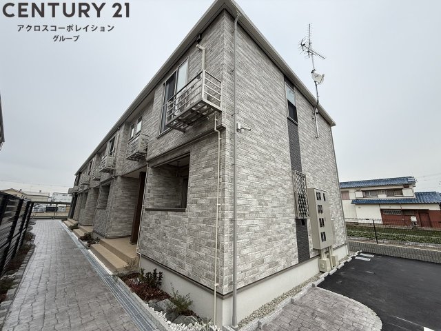 建物外観　防犯カメラ付きで安心です！