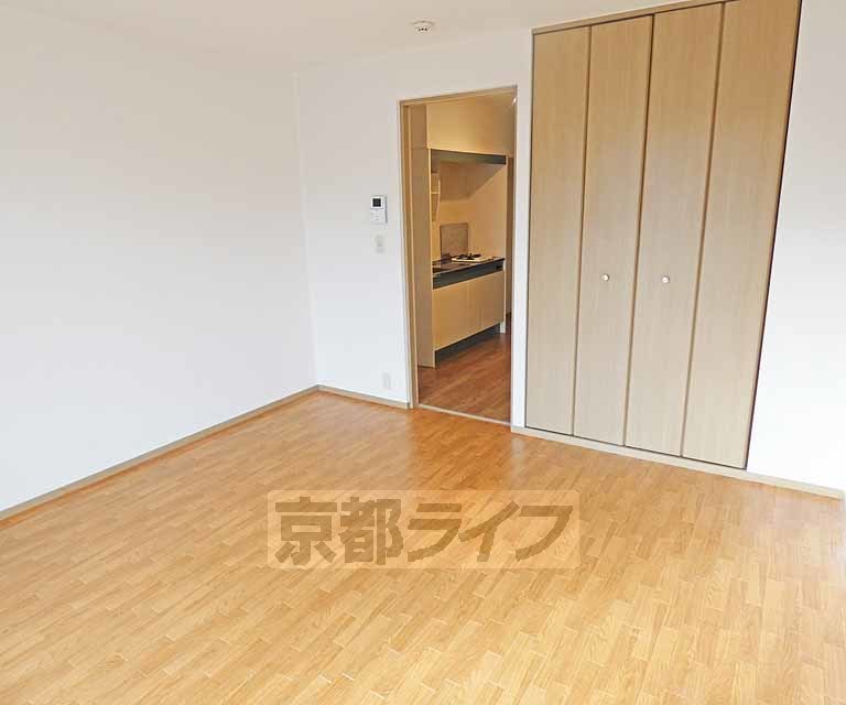 居室・リビング　落ち着いた雰囲気のお部屋です