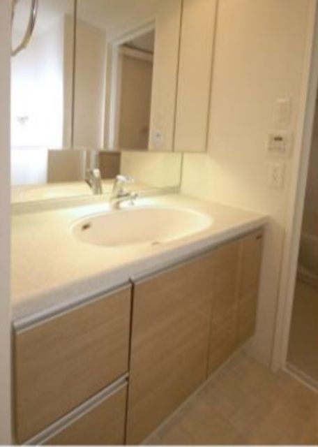 洗面設備　洗面台※同タイプ他号室参考写真使用※