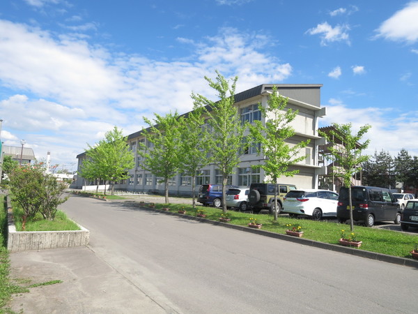 中学校　旭川市立東明中学校（中学校）まで2714m