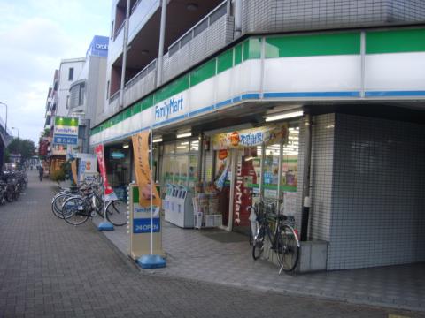 その他　ファミリーマート堀田駅前店（その他）まで373m