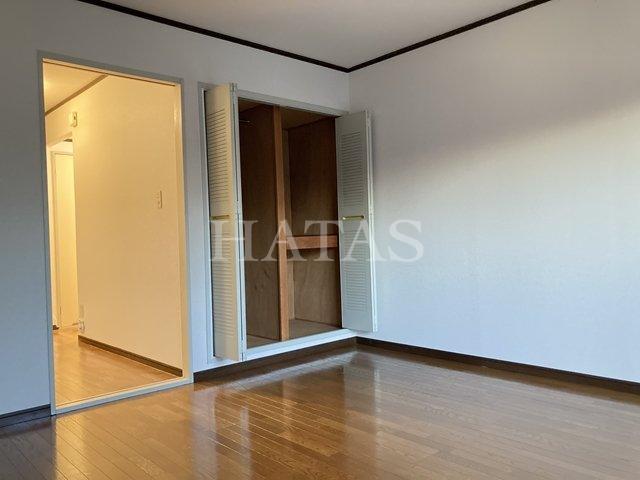 居室・リビング　同物件別部屋です。