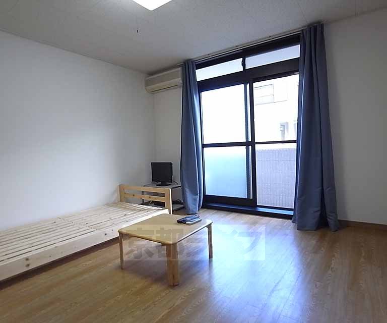 居室・リビング　きれいな洋室です。