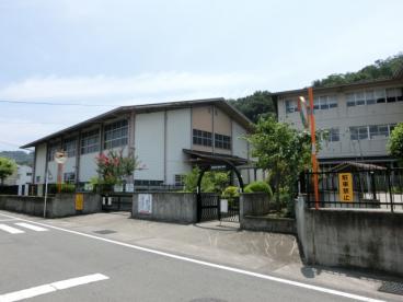 小学校　高崎市立鼻高小学校（小学校）まで423m