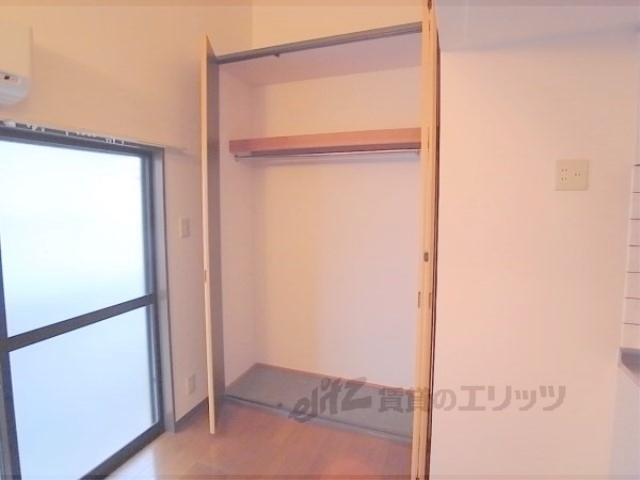 収納　高さもあり、広めの収納スペースです。