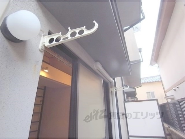 眺望　便利な物干竿掛け付きです。