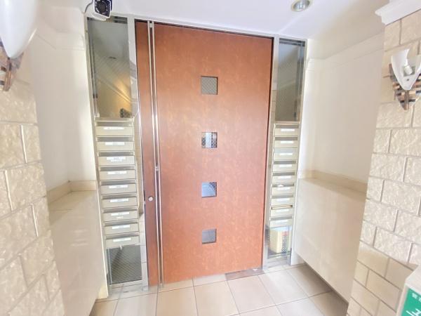 ロビー　集合ポスト！