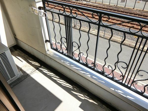 バルコニー　明るいバルコニー！