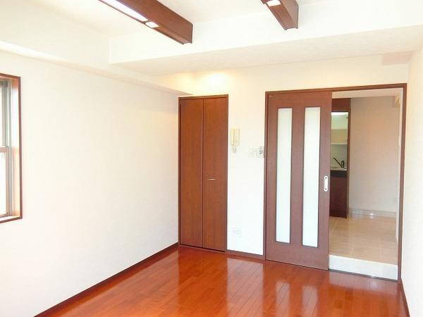 居室・リビング　広々とした洋室！