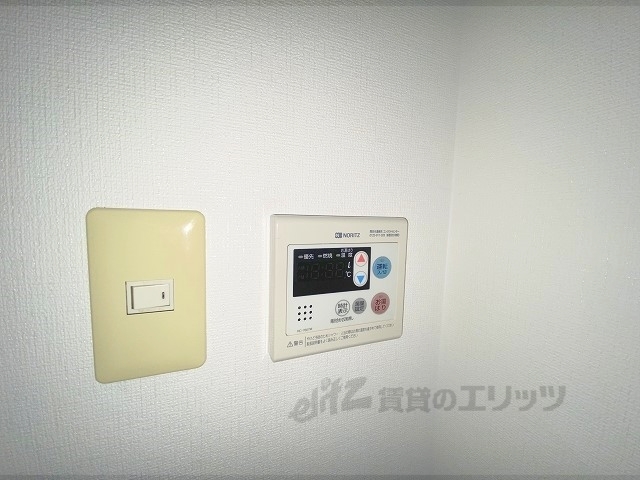 その他設備　給湯器リモコン