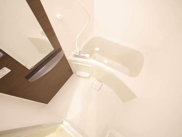 バス・シャワールーム　★深さのあるお風呂の写真です★