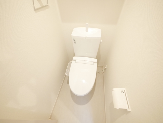 トイレ　★ウォシュレット付きのトイレです★