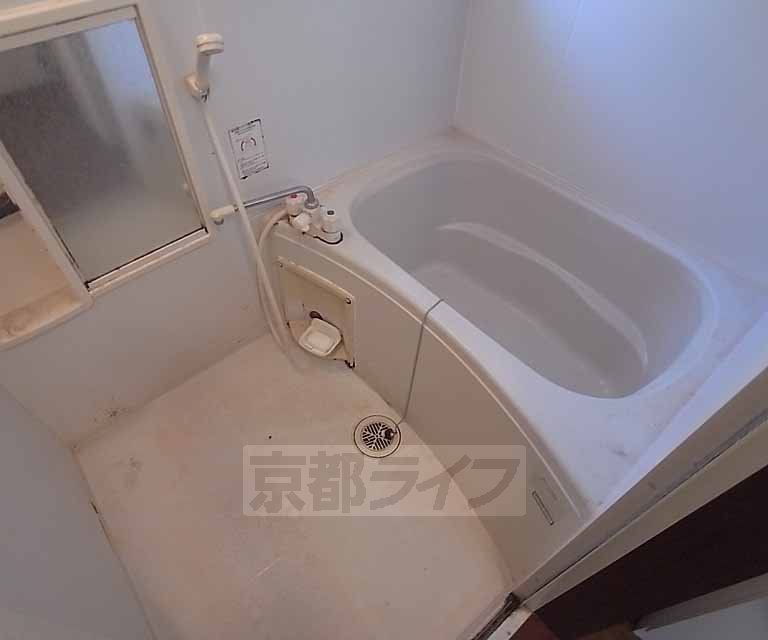 バス・シャワールーム　ゆったり浸かれます。