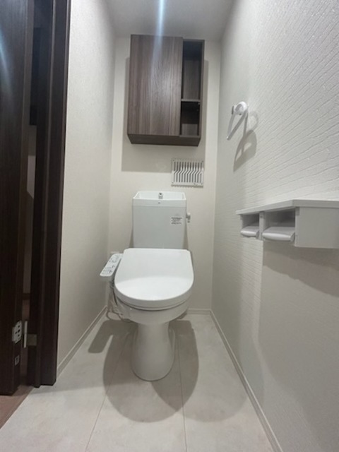 トイレ　温水洗浄暖房便座