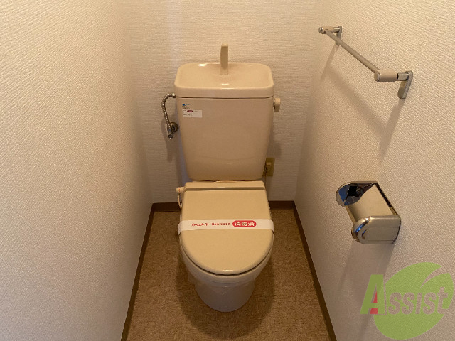 トイレ　トイレには嬉しいウォシュレット機能がついております。