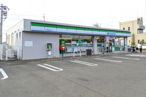 コンビニ　ファミリーマート 岐南薬師寺店（コンビニ）まで221m