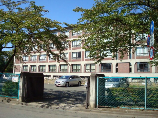 高校・高専　私立岩手高校（高校・高専）まで551m