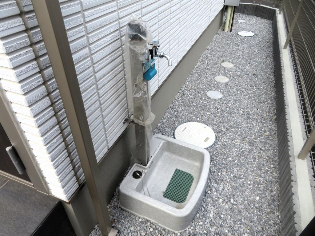 セキュリティ　宅配ボックス付きです！散水栓付きです！