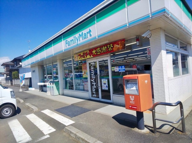 コンビニ　ファミリーマート　栃木藤岡店（コンビニ）まで583m