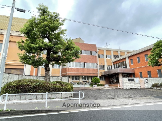 中学校　港明中学校（中学校）まで422m