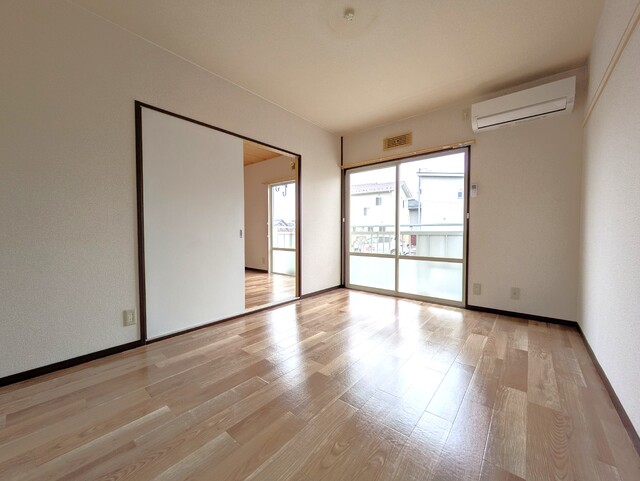 居室・リビング　西側洋室６帖　南向きのお部屋です☆