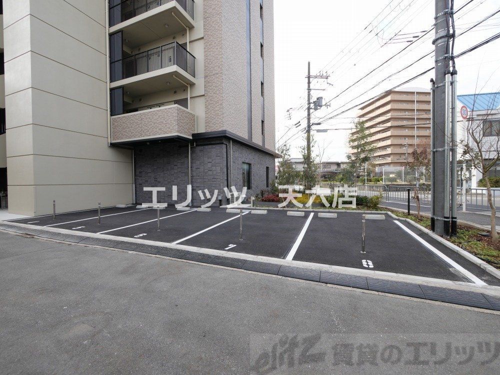 駐車場　駐車場