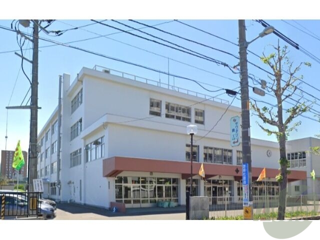 小学校　札幌市立豊園小学校（小学校）まで599m