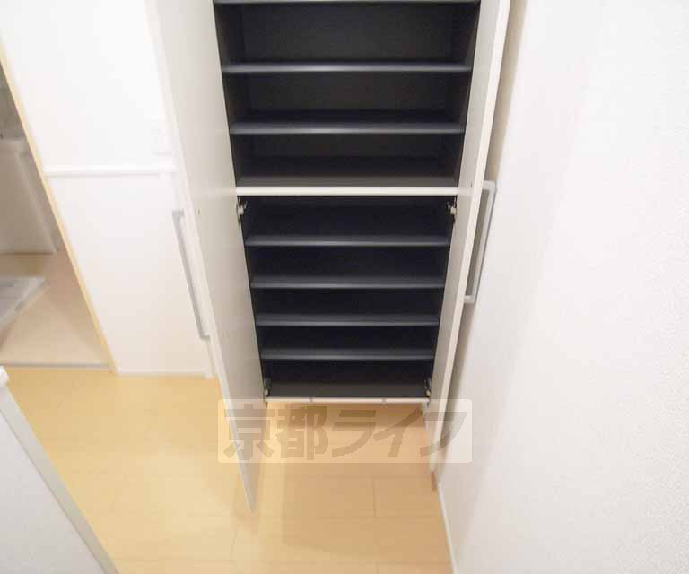収納　玄関脇のシューズボックスです。