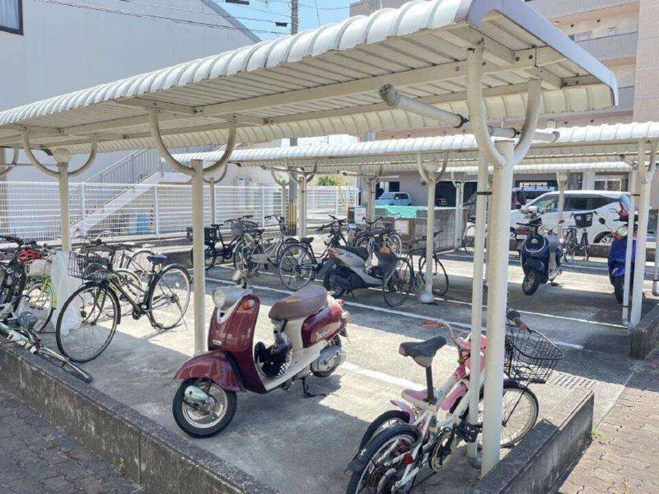 駐車場　駐輪場