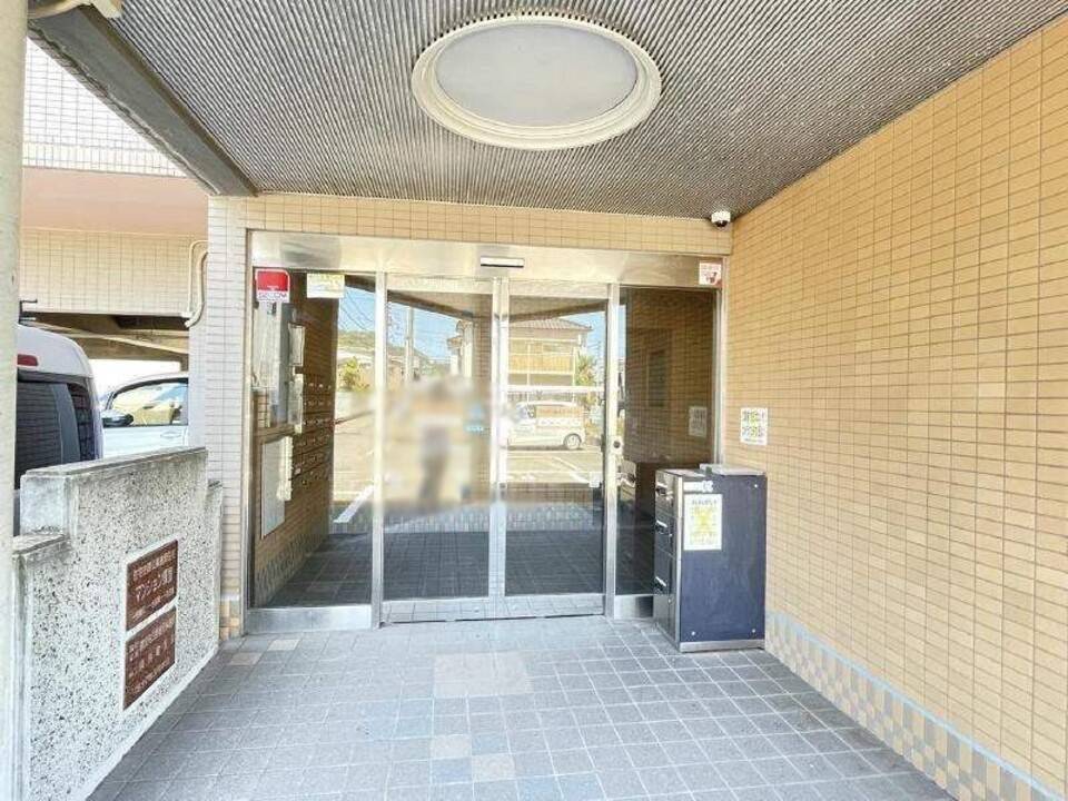 エントランス　エントランス