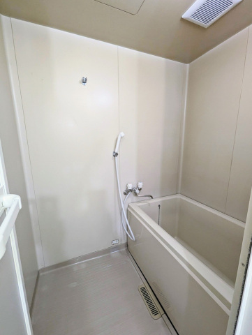 バス・シャワールーム　ゆとりの浴室