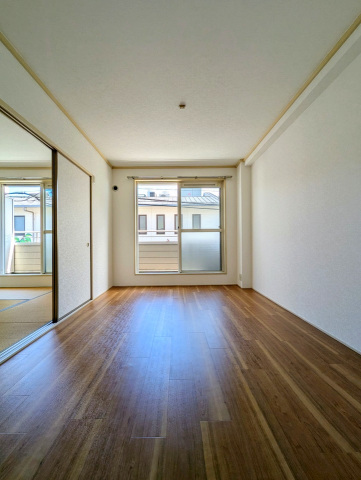 その他部屋・スペース　南向きで明るい洋室