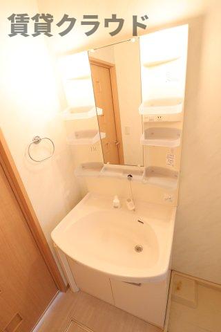 洗面設備　朝の身支度に欠かせない独立洗面台♪