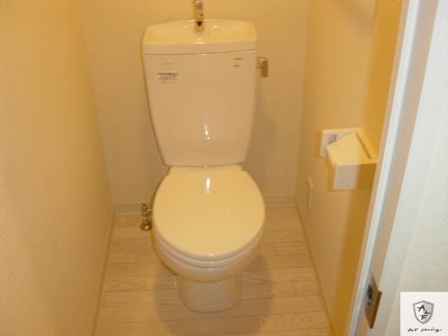 トイレ　内装写真反転タイプ