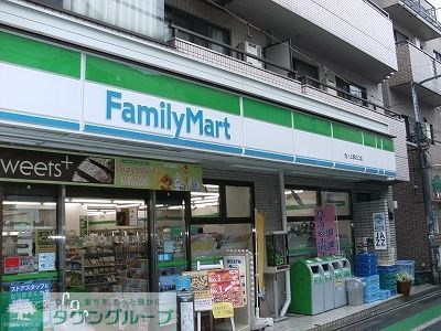 コンビニ　ファミリーマート世田谷淡島通り店（コンビニ）まで240m