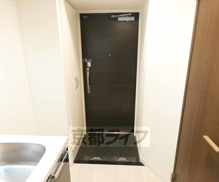 玄関　広々とした玄関です。