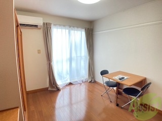 居室・リビング　同タイプ物件の為、形状や間取寸法、色調等が実際とは異なります